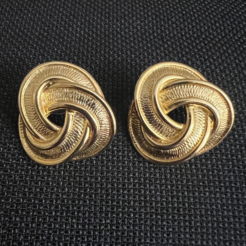Donald Stannard Vintage Gold Tone Textured Knot Pierced Earrings 1.25" Old Money